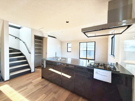 �L�b�`�� �������Ƒ����J��[�߂�A������̂���L�b�`��