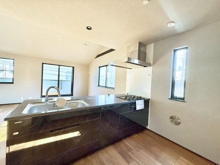 �L�b�`�� ���������y���݂ƐH�ׂ�K����͂���L�b�`��