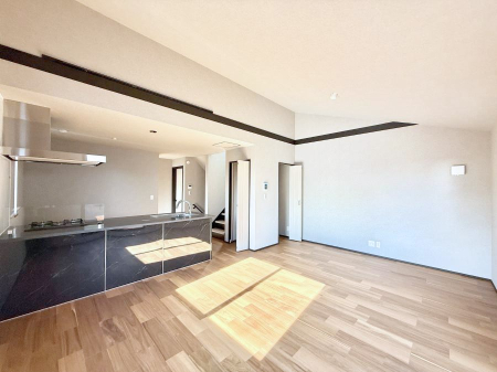 ���r���O ���������R�Ɖ�b�����܂��A�S�n�悢�ЂƂƂ�