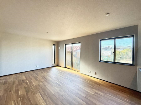 ���r���O ���������S�n�̂����A���z�̃��r���O