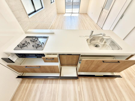 �L�b�`�� �����������������Ԃ����܂��A�Ί炠�ӂ��L�b�`��