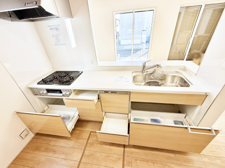 �L�b�`�� �����������������Ɗy�����Ȃ�A���K�ȃL�b�`�����