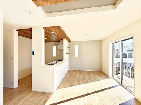 ���r���O ���������S�n�̂����A���z�̃��r���O