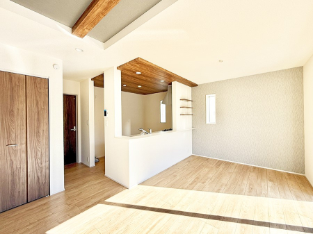 ���r���O ���������R�Ɖ�b�����܂��A�S�n�悢�ЂƂƂ�