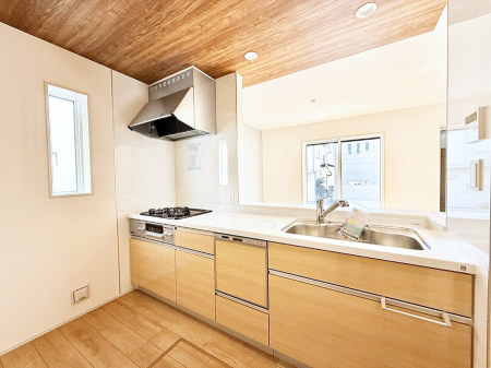 �L�b�`�� �������Ƒ����J��[�߂�A������̂���L�b�`��