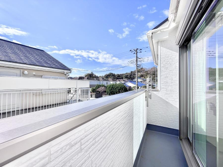 �o���R�j�[ ������ �G�߂̈ڂ낢����������J���I�ȋ�Ԃł�