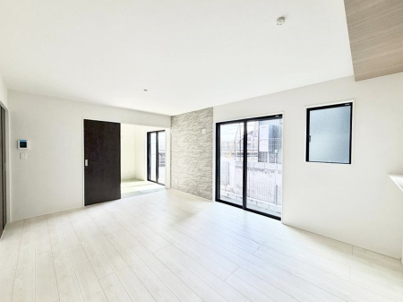 ���r���O ���������S�n�̂����A���z�̃��r���O