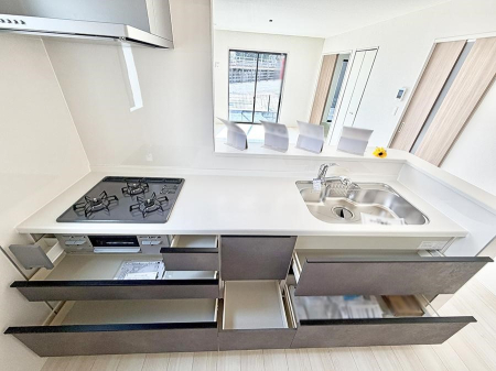 �L�b�`�� ���������y���݂ƐH�ׂ�K����͂���L�b�`��