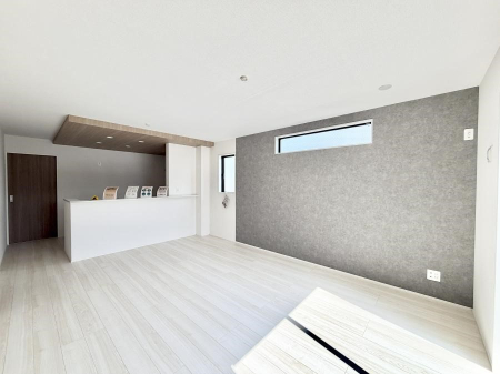 ���r���O ���������S�n�̂����A���z�̃��r���O