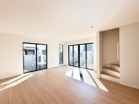 ���r���O ����