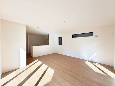 ���r���O ����