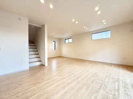 ���r���O ���������R�Ɖ�b�����܂��A�S�n�悢�ЂƂƂ�