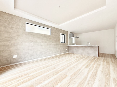 ���r���O ����