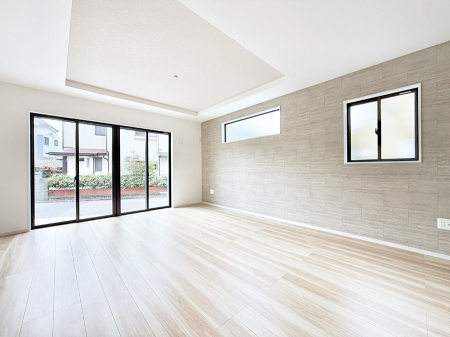 ���r���O ����