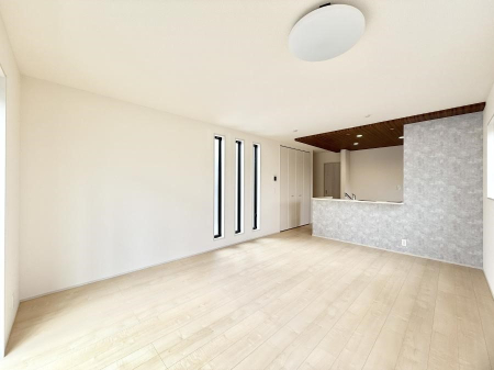 ���r���O ����