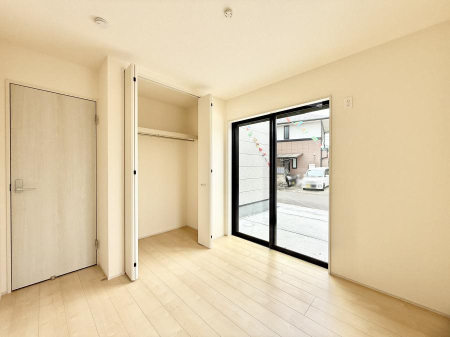 �Q�� ����