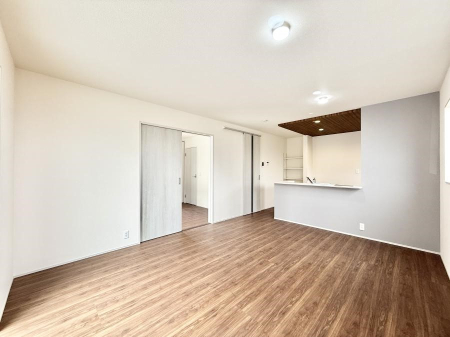 ���r���O ����