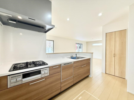 �L�b�`�� �������V���v���Ŕ������S�n�悢���Ԃ𐶂ރL�b�`�����