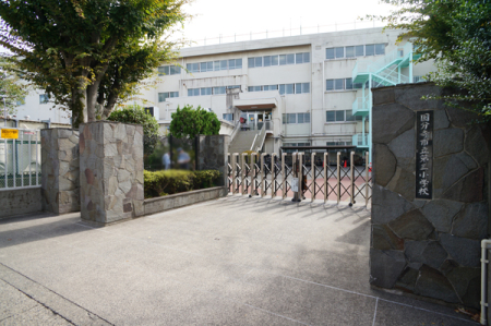 ���ӊ� ���w�Z 590m �������s����O���w�Z