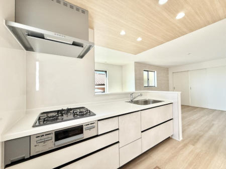 �L�b�`�� �����������������Ԃ����܂��A�Ί炠�ӂ��L�b�`��