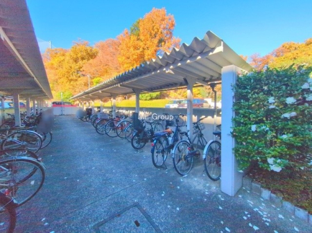 ���̑� �O�ρ��~�n���ɒ��֏���������Ă���A���]�Ԃ̗��p���X���[�Y�ł�