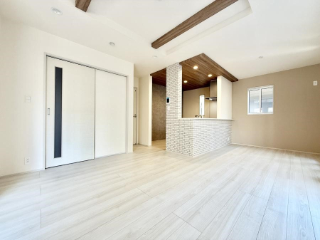 ���r���O ����