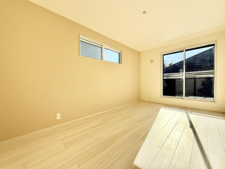 �Q�� ����