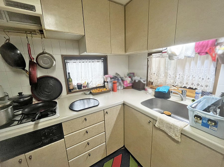 �L�b�`�� �������Ƒ����J��[�߂�A������̂���L�b�`��