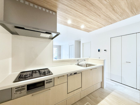 �L�b�`�� ���������������̖��@��������A���ʂȃL�b�`��