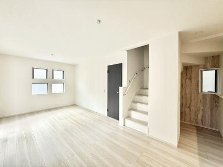 ���r���O ����