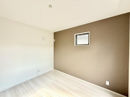 �Q�� ����