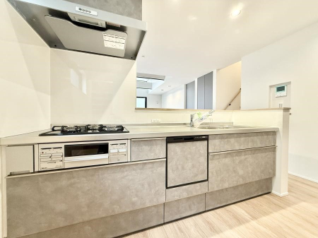 �L�b�`�� �����������������Ԃ����܂��A�Ί炠�ӂ��L�b�`��