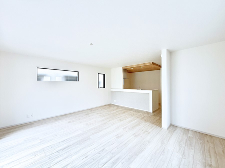 ���r���O ���������S�n�̂����A���z�̃��r���O