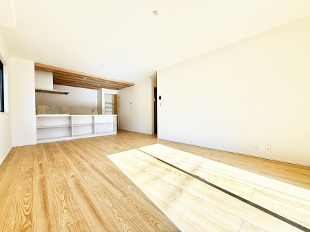 ���r���O ���������S�n�̂����A���z�̃��r���O