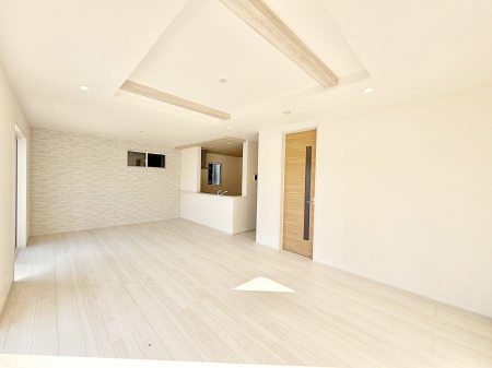 ���r���O ����