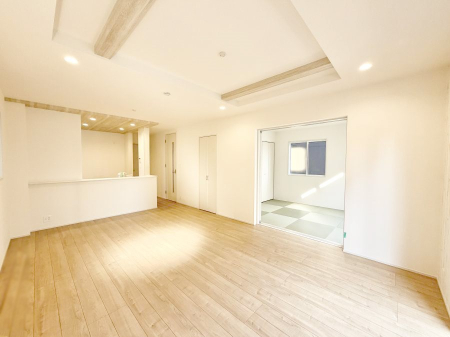 ���r���O ����