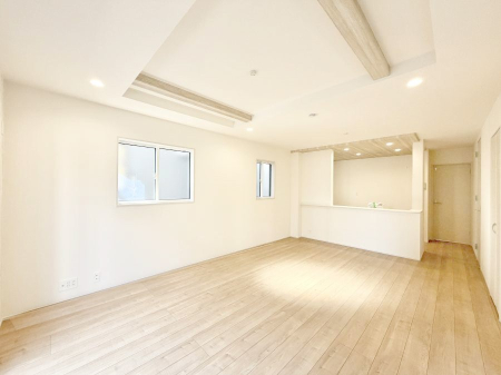 ���r���O ����