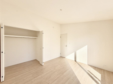 �Q�� ����