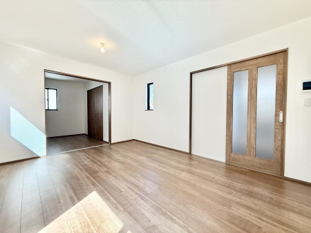 ���r���O ����