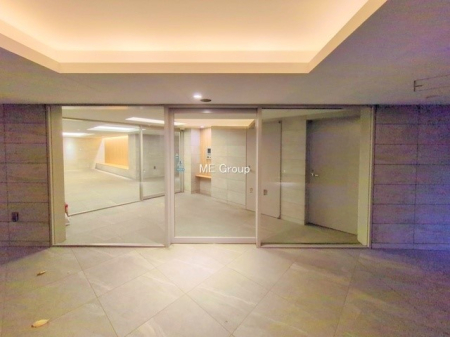 �G���g�����X �O�ρ��Ǘ��̍s���͂����G���g�����X�ň��S���ĕ�点����ł�