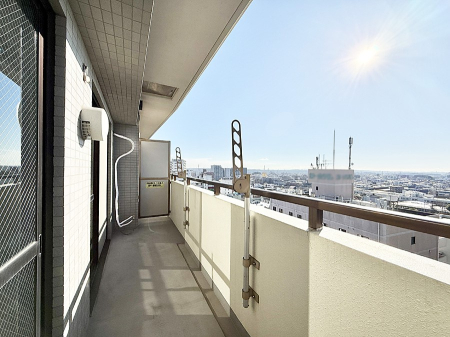 �o���R�j�[ ������ �G�߂̈ڂ낢����������J���I�ȋ�Ԃł�