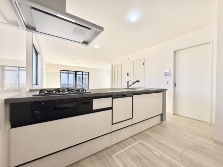 �L�b�`�� ���������y���݂ƐH�ׂ�K����͂���L�b�`��