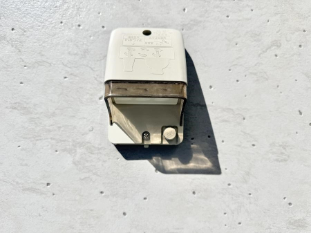 ���̑����� �ݔ������O�ɓd���R���Z���g������΁A�������@�ő���O�ǂ�|������ȂǕ֗��ł��B