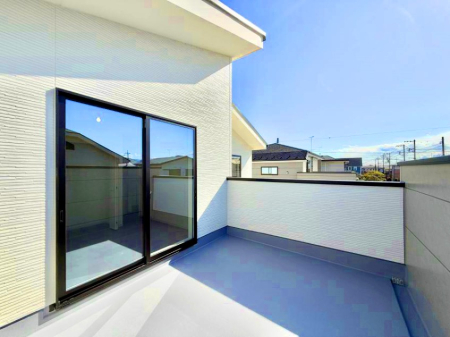 �o���R�j�[ ������ �G�߂̈ڂ낢����������J���I�ȋ�Ԃł�