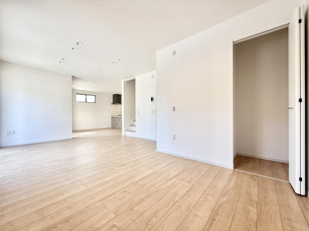 ���r���O ���������R�Ɖ�b�����܂��A�S�n�悢�ЂƂƂ�