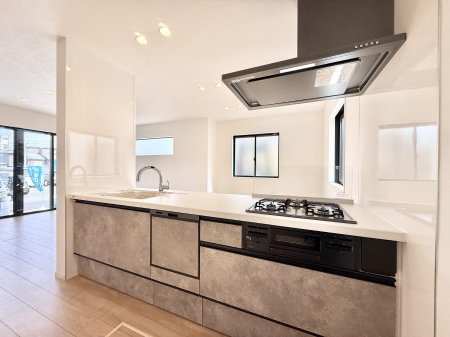 �L�b�`�� �������V���v���Ŕ������S�n�悢���Ԃ𐶂ރL�b�`�����