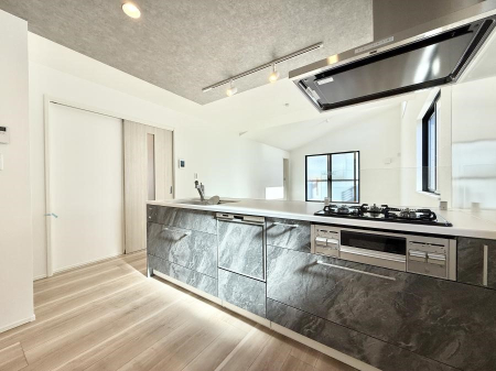 �L�b�`�� �������Ƒ����J��[�߂�A������̂���L�b�`��