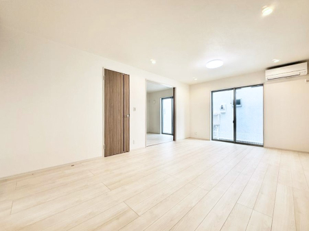 ���r���O ���������S�n�̂����A���z�̃��r���O