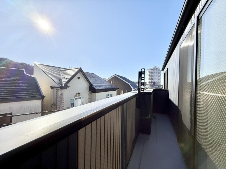 �o���R�j�[ ������ �G�߂̈ڂ낢����������J���I�ȋ�Ԃł�