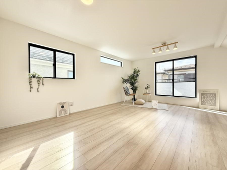 ���r���O ���������S�n�̂����A���z�̃��r���O